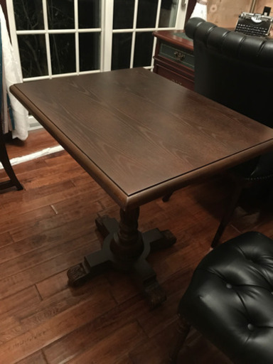 英国スタイル　アンティーク調　テーブル