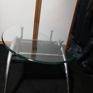 値下げ・ガラステーブル（ニトリ製品）の画像