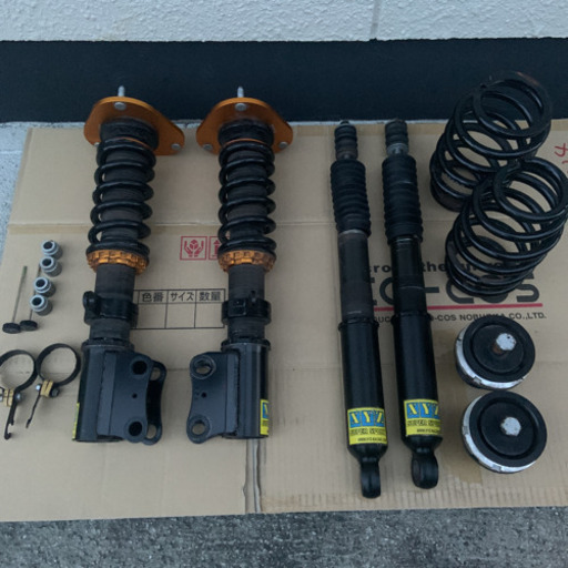 プリウス ZVW30 XYZ 車高調