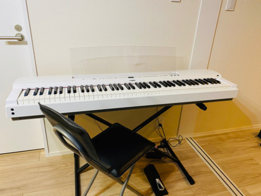 電子ピアノ　YAMAHA ヤマハ　白 ホワイト  保証書付き