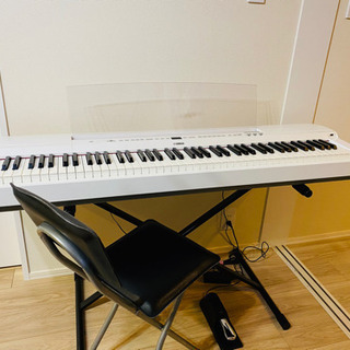 電子ピアノ　YAMAHA ヤマハ　白 ホワイト  保証書付き