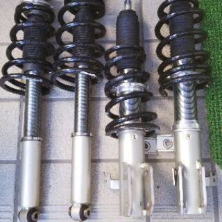 問い合わせ中です。ステップワゴンrf3シルクロード車高調
