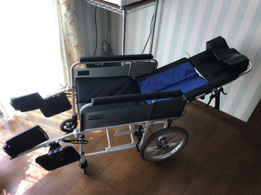 車椅子　　リクライニング可能