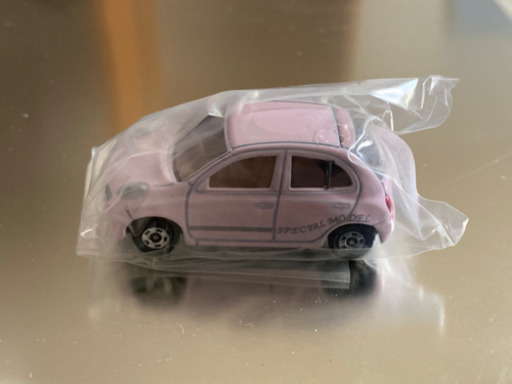 トミカ　日産マーチ