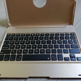 iPad用キーボード付ケース(電源入りません・・)
