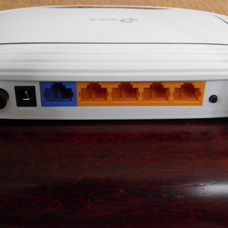WiFiルーター tp-link TL-WR841Nの画像