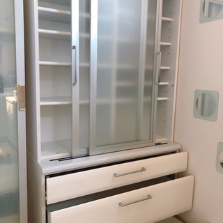 【値下げしました！】食器棚の画像