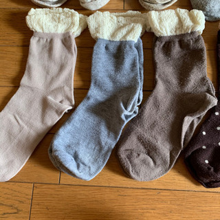 新品未使用品がほとんど2足のみ1回使用お洒落で可愛い靴下の画像