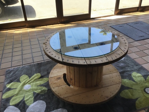 ガラステーブル