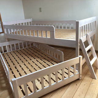 2段ベッドの画像