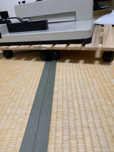 裁断機（手動）※必要ならばキャスター台も付きます