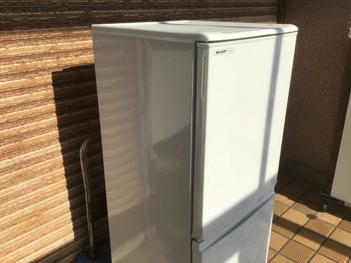 シャープ　小型冷蔵庫　両開きタイプ