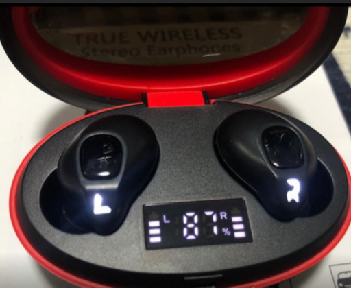 新品【 Bluetoothイヤホン 】