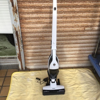 山善充電式クリーナ