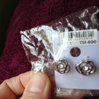 ☆新品未開封☆ ピアス 2点セットの画像