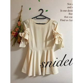 ☆snidel☆スナイデル   リボンスリーブペプラムブラウス