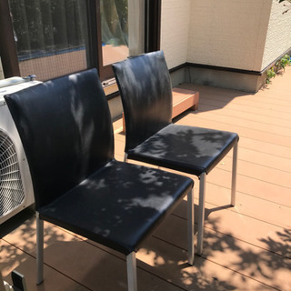 椅子、2脚で1000円、の画像
