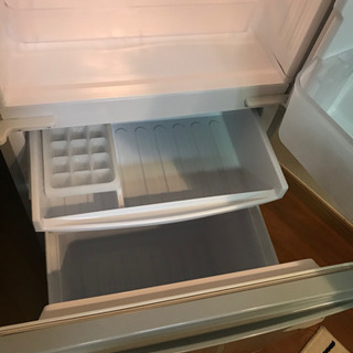 大至急！シャープ冷蔵庫 137Lの画像