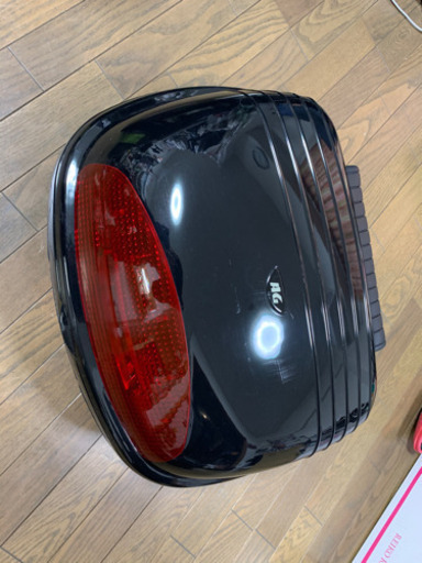 値下げ中！バイク　リアボックス　大容量！使用1度の美品