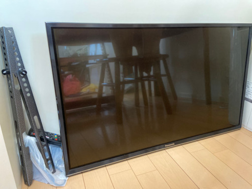 (写真追加)Panasonic 32型　TH-32ES500S （海外仕様・壁掛け金具付き）