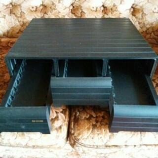 ビデオ8 VHS(C)テープ収納ケースの画像
