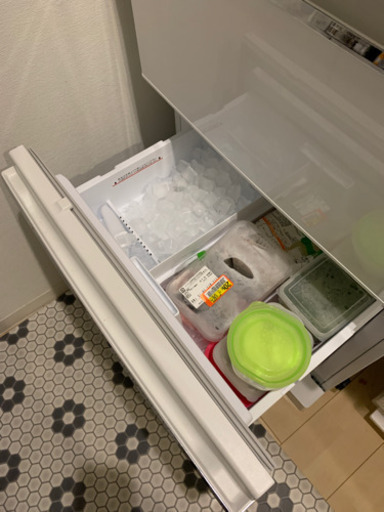 美品！！三菱の冷蔵庫　300リットル