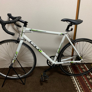 GTR SERIES 4 ヘルメット、バイクスタンド付