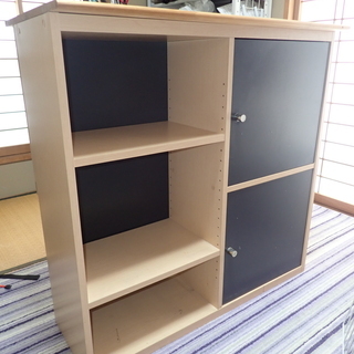 木製収納棚（扉付き）