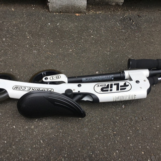 子供向け　ペダルなし　自転車　Flipbikeの画像