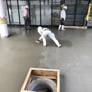 記載日給変更！！！（UP)　◎土間工・左官・手元スタッフ募集◎の画像