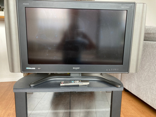 シャープ液晶32型テレビ（2007年製）とテレビ台のセット