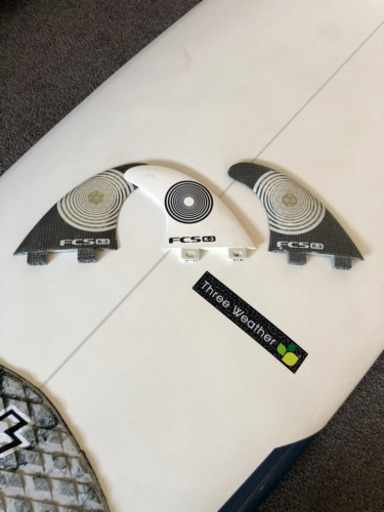 THREE WEATHER surfboard フィン、デッキバット付き