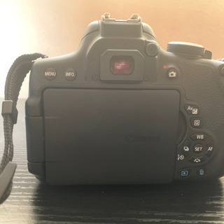 早く手放したいので値下げ　canon kiss x8i 　一眼レフカメラの画像