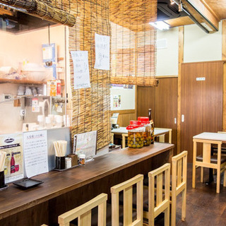 個人店のホールスタッフの画像