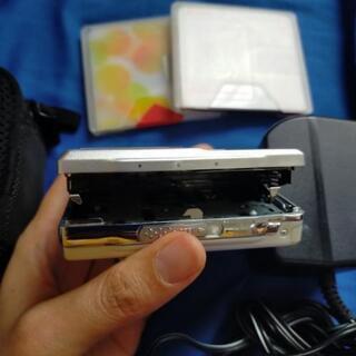 SHARPポータブルMDプレイヤー(ケース付)の画像