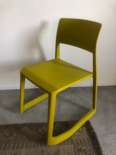 Vitra(ヴィトラ)社　Tip Ton ティップトンチェア　色：マスタード