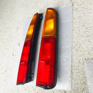 ダイハツ表ムーヴ　テールカバー（新車取外し品）レア品の画像