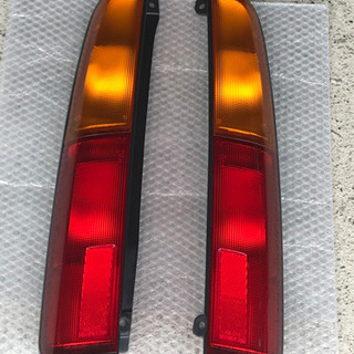 ダイハツ表ムーヴ　テールカバー（新車取外し品）レア品