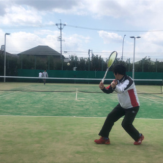 三重県津市でソフトテニスクラブ活動中 - スポーツ