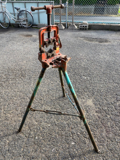 CMC  パイプバイス　万力　パイプスタンド　三脚　配管工事　水道