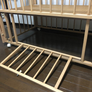 ベビーベッドの画像