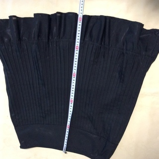 黒 膝丈スカートの画像