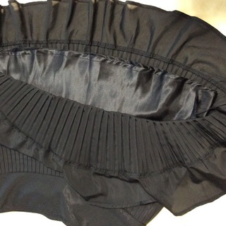 黒 膝丈スカートの画像