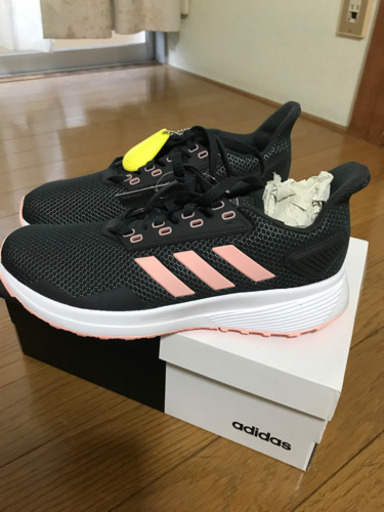 新品Adidas 靴
