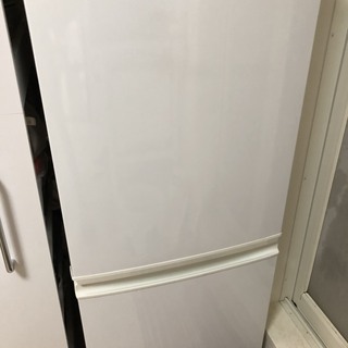 SHARPシャープ 137L 2ドア冷蔵庫 ホワイトSJ-714-W