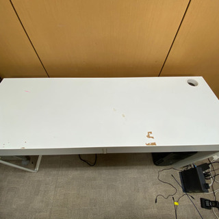 無料で差し上げます。取りに来ていただければ。パソコンデスクの画像