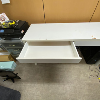 無料で差し上げます。取りに来ていただければ。パソコンデスクの画像