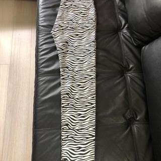 ゼブラ柄ZARAメンズ76㎝(未使用)の画像