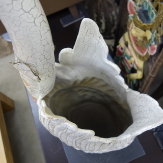 セール中につき、通常特価12,980円より10,000円引きの2,980円!　　バッサーノ BASSANO　イタリア製 セラミック 陶器　白鳥 花瓶　クラック塗装　Italy イタリーの画像