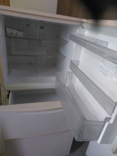 よく冷える冷蔵庫 255L 別館倉庫場所浦添市安波茶で保管中